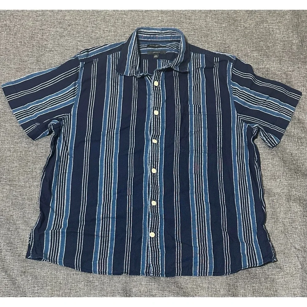 Banana Republic Standard Fit Men's XL Striped Short Sleeve‎ Shirt